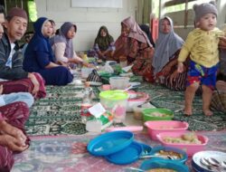 Warga Tokelemo Gelar Syukuran Lebaran Ketupat