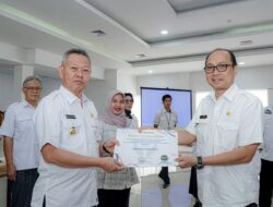Dinkes Sigi Terima Penghargaan Pelayanan Publik dari Ombudsman