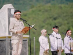 Fathur Razaq Pimpin Upacara HUT RI ke-80 di Bukit Salena, Kibarkan Merah Putih di Udara