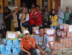 KRI Sigi Salurkan Bantuan Logistik ke Warga Namo