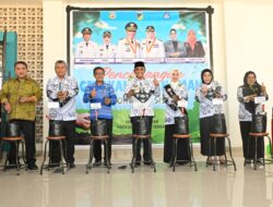 Hadiri HUT PGRI, Gubernur Anwar Hafid Apresiasi Perjuangan Guru