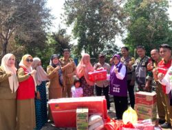 PKK Sigi Serahkan Bantuan ke Warga Rumahnya Terbakar di Soulowe