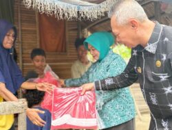 Bupati Bersama Ketua TP PKK Sigi, Kunjungi Kediaman Seorang Janda Miskin Ekstrem di Desa Sibedi