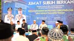 Ribuan Jamaah Padati Kantor Gubernur, Gubernur Anwar Hafid Gelar Jumat Subuh Berkah dan Dzikir