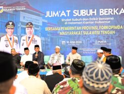 Ribuan Jamaah Padati Kantor Gubernur, Gubernur Anwar Hafid Gelar Jumat Subuh Berkah dan Dzikir
