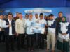 Gubernur Anwar Hafid dan Menko Pangan Zulkifli Hasan Serahkan Bantuan Pupuk untuk Petani Sigi