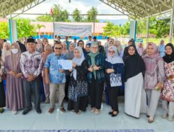 Ilyas Nawawi Serahkan Bantuan Program PIP Aspirasi Anggota DPR RI Dapil Sulteng Nilam Sari Lawira