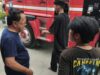 Ilyas Nawawi Bersama Warga Bantu Padamkan Kebakaran Rumah di Kalukubula
