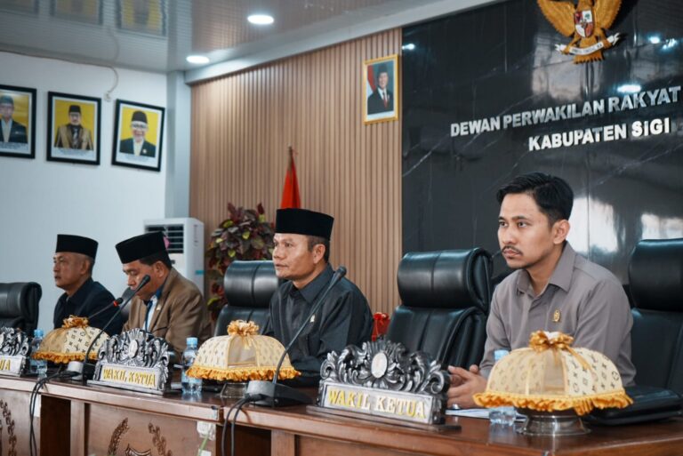 Bupati Sigi Sampaikan Jawaban Atas Pandangan Umum Fraksi