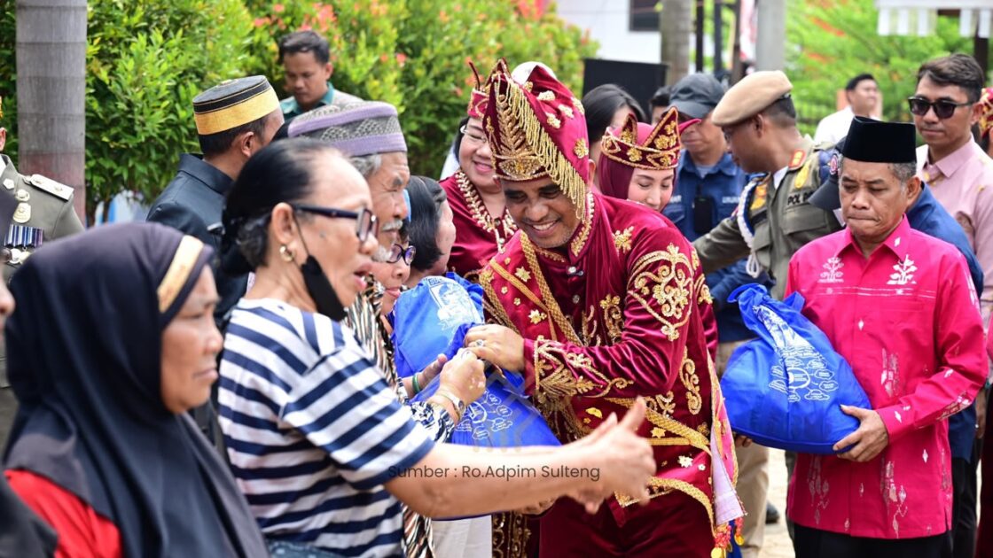 Gubernur Anwar Hafid Salurkan 5.000 Paket Sembako untuk Warga Morowali Utara