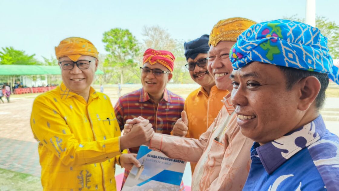 Bupati Sigi Serahkan SK Pensiun Asisten II