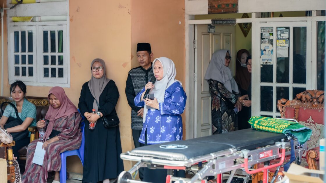 Wagub Reny Melayat Kerumah Korban Bentrokan Antar Warga