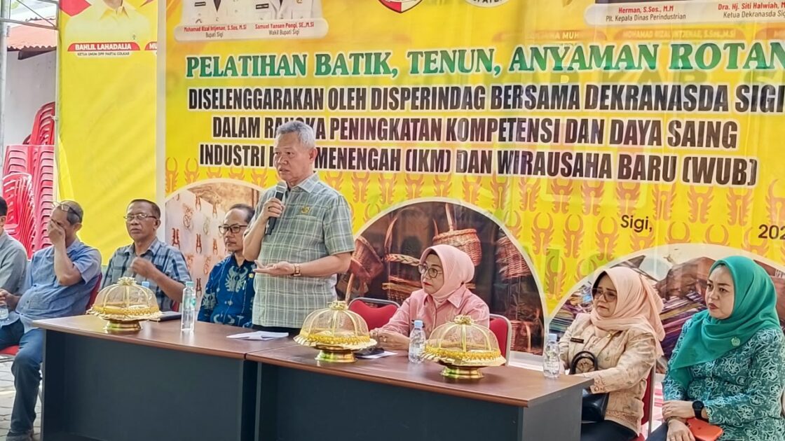 Buka Pelatihan Tenun, Batik dan Rotan, Bupati Sigi Dorong Tumbuhnya Wirausaha Baru
