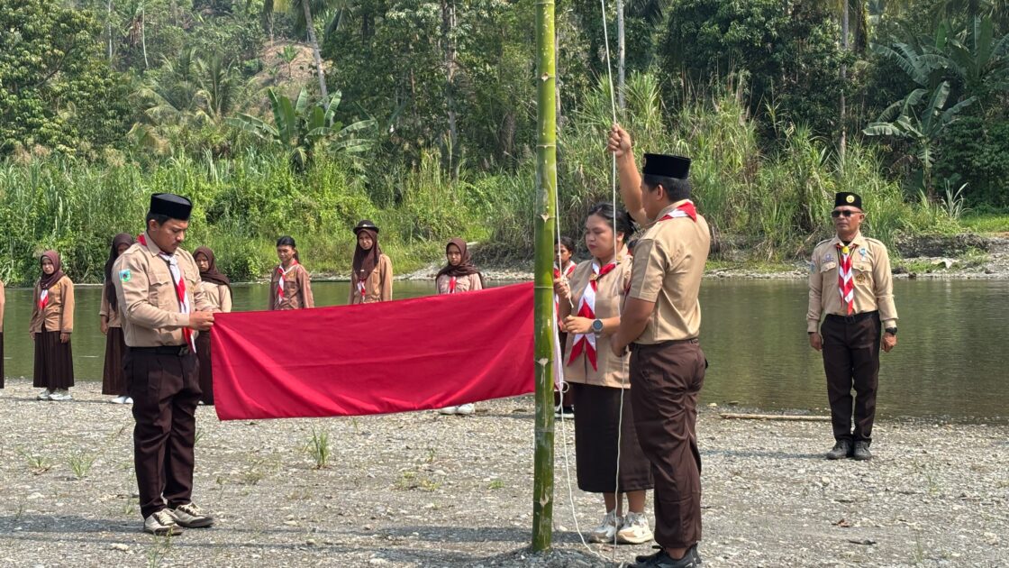 SMPN Satap 4 Banawa Selatan Laksanakan Upacara Hari Sumpah Pemuda